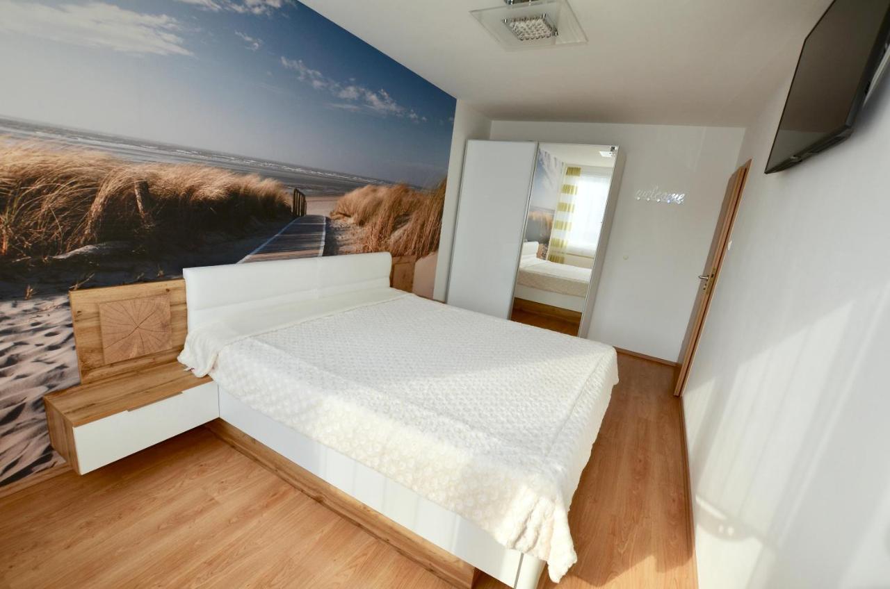 Apartament Piaskowy Jantar 2 Kolobrzeg Exterior photo
